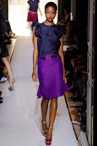 Look 16